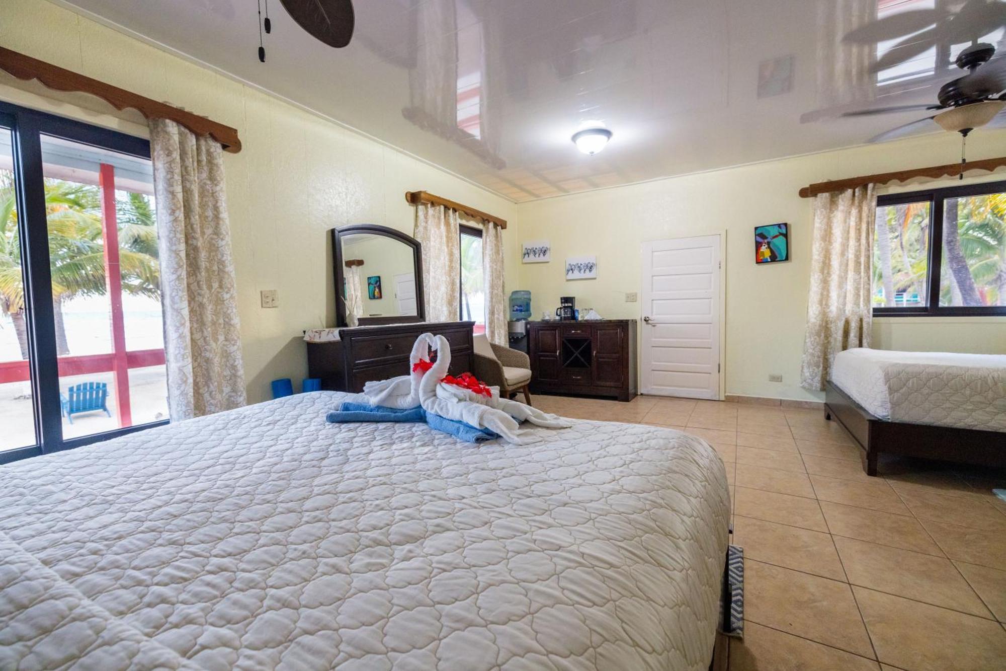 Blue Marlin Beach Resort Dangriga Luaran gambar