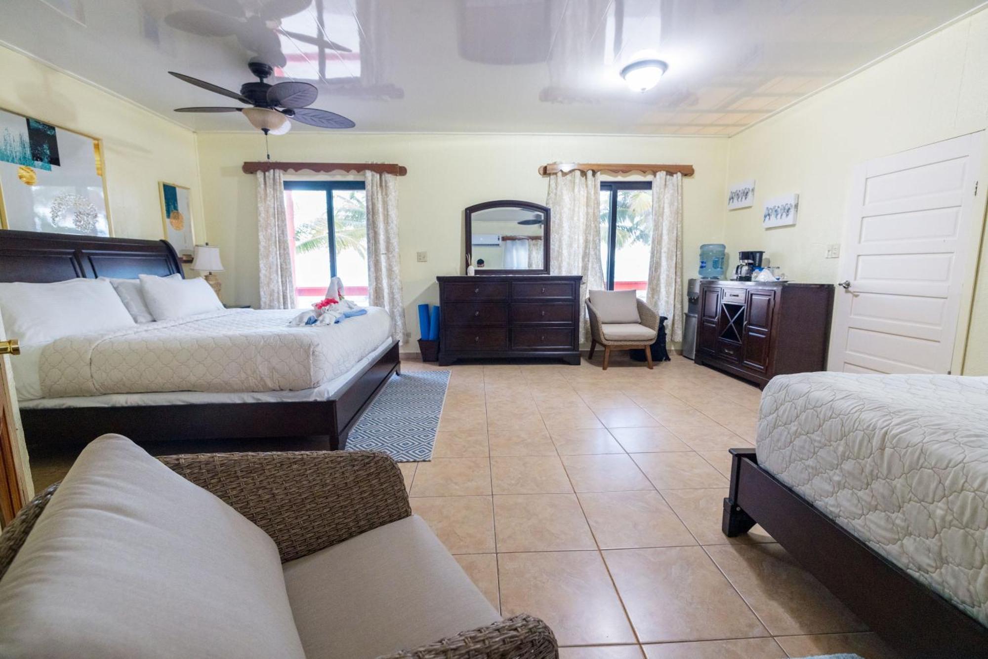 Blue Marlin Beach Resort Dangriga Luaran gambar