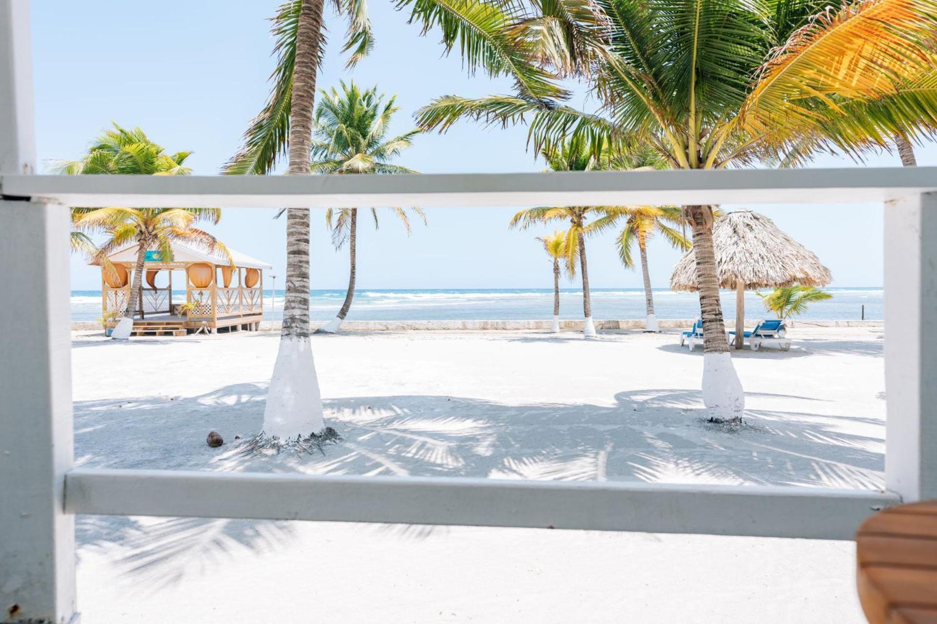 Blue Marlin Beach Resort Dangriga Luaran gambar