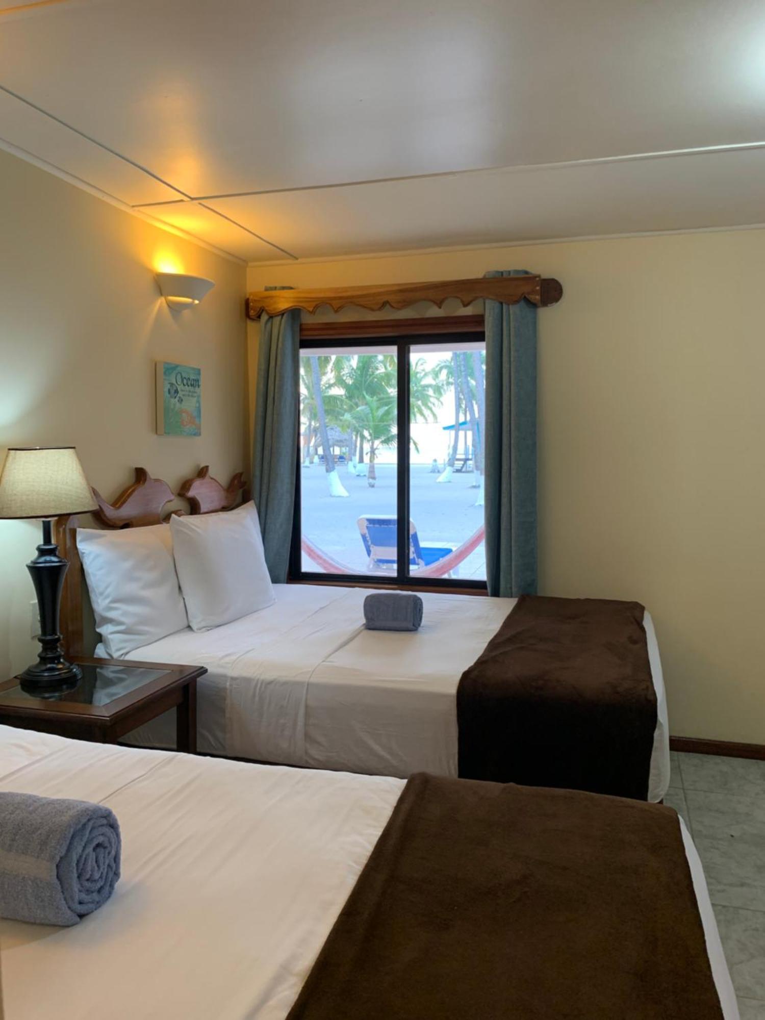 Blue Marlin Beach Resort Dangriga Bilik gambar