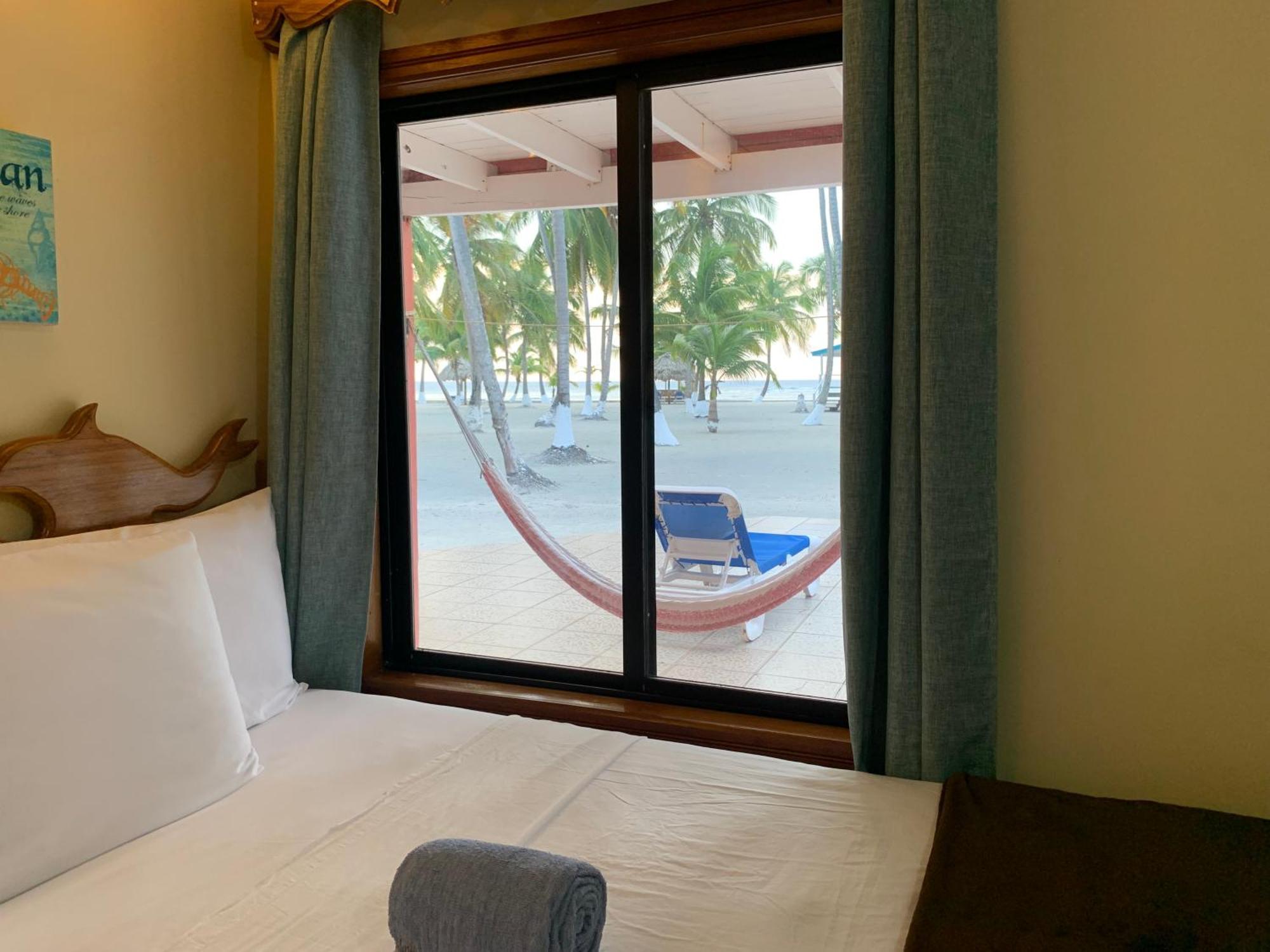 Blue Marlin Beach Resort Dangriga Luaran gambar
